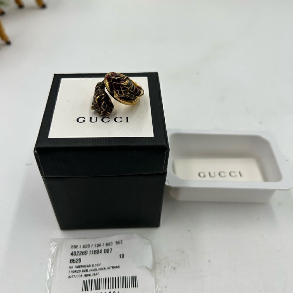 Women’s Gucci gold tone  tiger head motif ring size 5 made in Italy